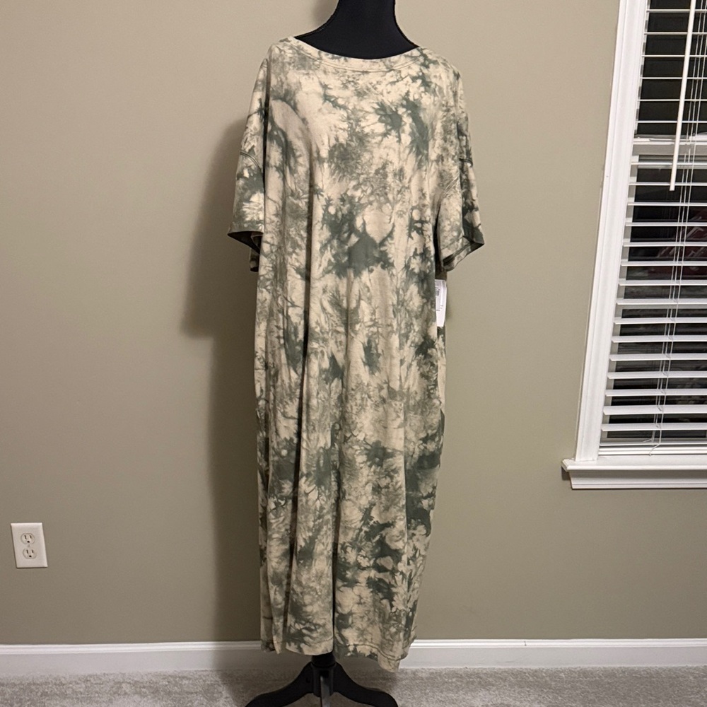 Tie-Dye Maxi Dress